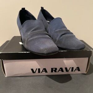 Via Ravia Navy Blue Pumps Size 10